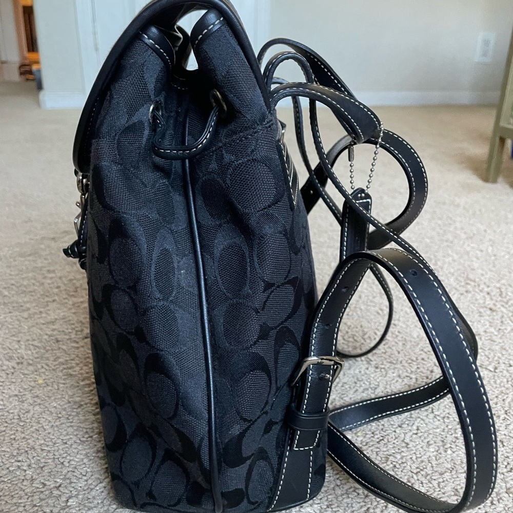 Coach vintage CC signature monogram small backpack excellent condition travel - Picture 8 of 11